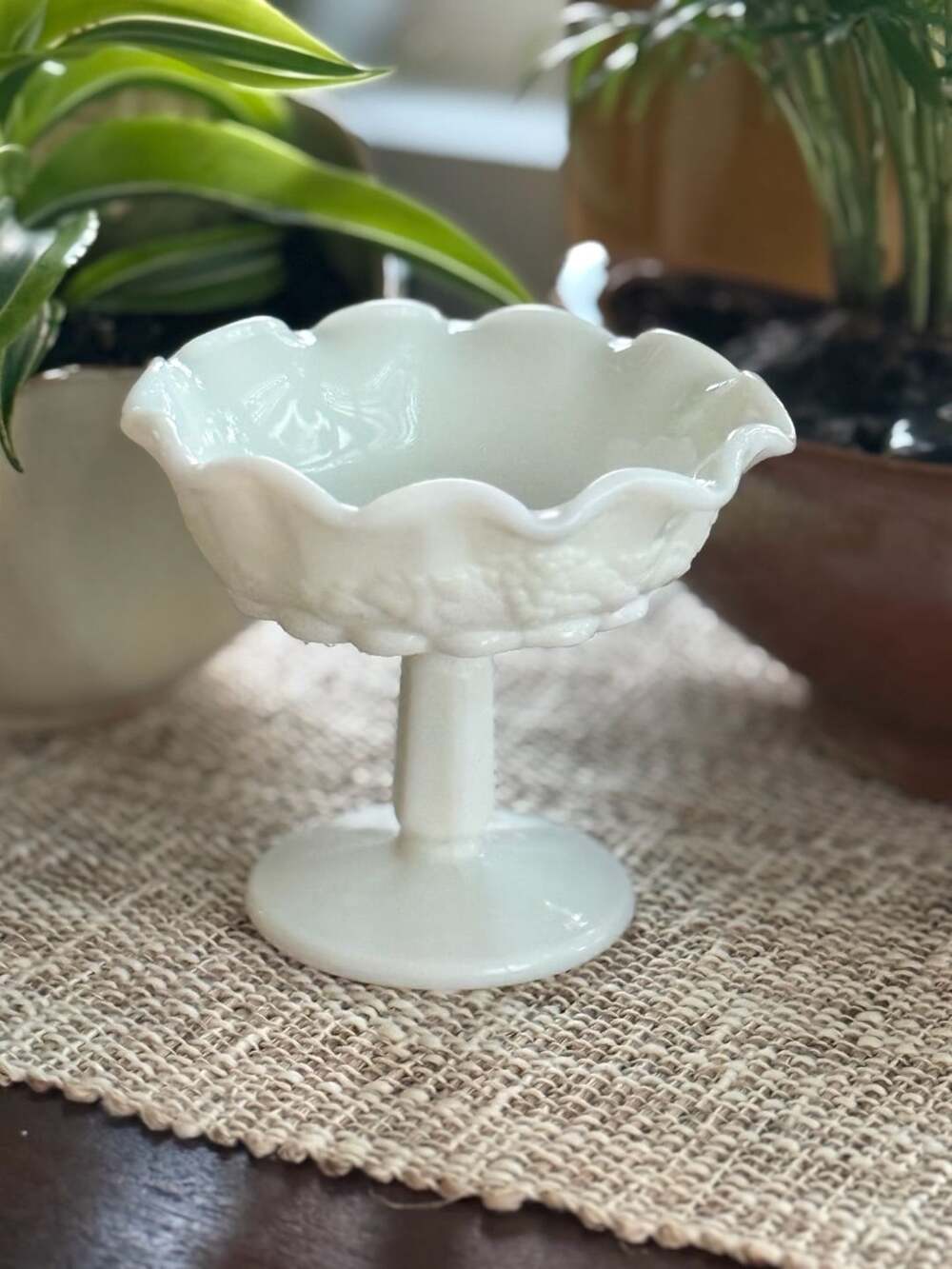 VTG Westmoreland Milk Glass Fluted w/Round Pedestal Grapevine Pattern Compote